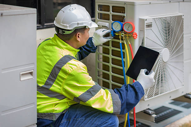 Professional Hvac technician working in Amityville, NY